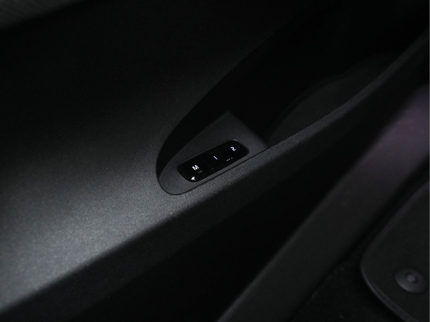 Polestar 2 Long Range Dual Motor Launch Edition 78kWh [ 3-Fase ] (INCL-BTW) *PANO | NAVI-FULLMAP | FULL-LED | ADAPTIVE-CRUISE | BLIND-SPOT | KEYLESS | LANE-ASSIST | DIGI-COCKPIT | CARPLAY | DAB+ | HEATED-COMFORTSEATS | ECC | MEMORY-PACK | PDC | 20''ALU*