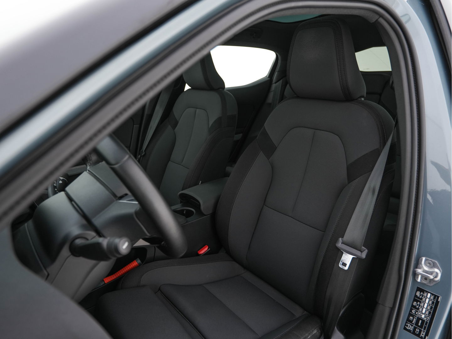 Polestar 2 Long Range Dual Motor Launch Edition 78kWh [ 3-Fase ] (INCL-BTW) *PANO | NAVI-FULLMAP | FULL-LED | ADAPTIVE-CRUISE | BLIND-SPOT | KEYLESS | LANE-ASSIST | DIGI-COCKPIT | CARPLAY | DAB+ | HEATED-COMFORTSEATS | ECC | MEMORY-PACK | PDC | 20''ALU*