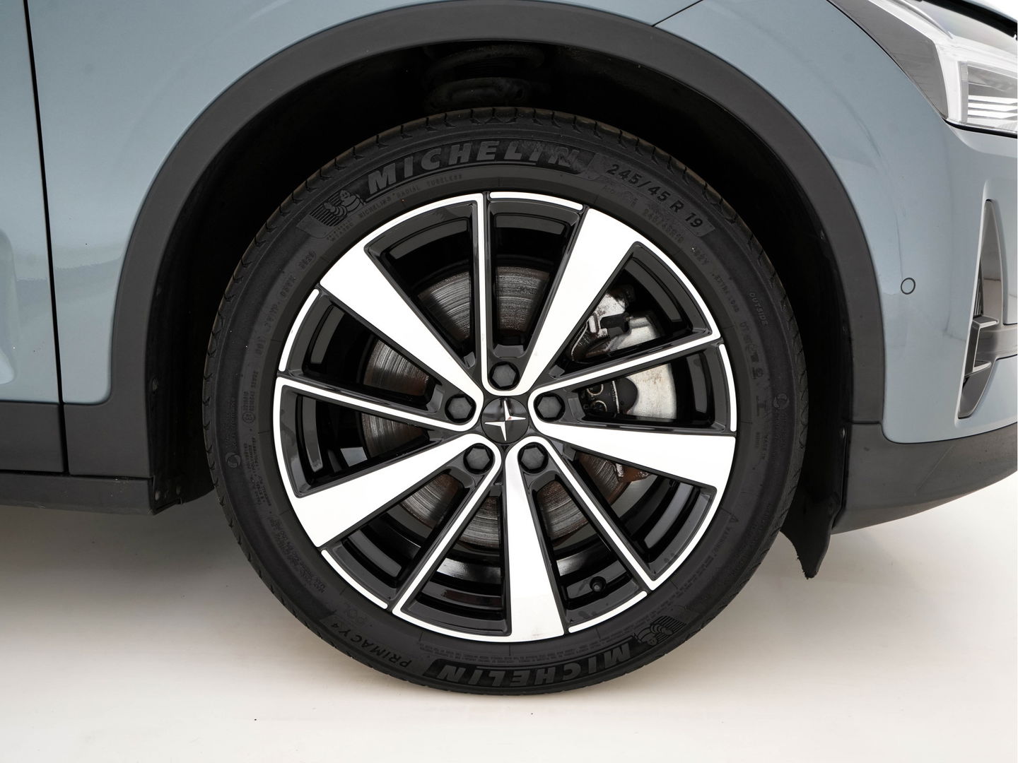 Polestar 2 Long Range Dual Motor Launch Edition 78kWh [ 3-Fase ] (INCL-BTW) *PANO | NAVI-FULLMAP | FULL-LED | ADAPTIVE-CRUISE | BLIND-SPOT | KEYLESS | LANE-ASSIST | DIGI-COCKPIT | CARPLAY | DAB+ | HEATED-COMFORTSEATS | ECC | MEMORY-PACK | PDC | 20''ALU*