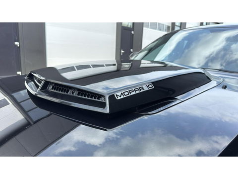 Dodge Challenger 5.7 V8 Hemi Mopar10 Collector's item