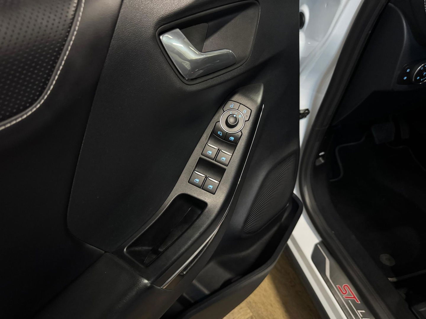 Ford Puma 1.0 EcoBoost Hybrid ST-Line X PANO KEYLESS