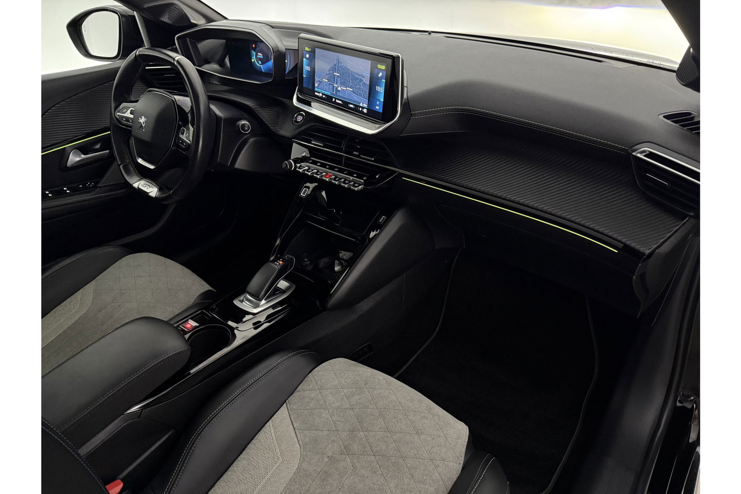 Peugeot e-208 EV GT 50 kWh 136PK 360 Camera Pano Sfeer ACC LED Carplay Clima Virtual Trekhaak Navi 17"LMV