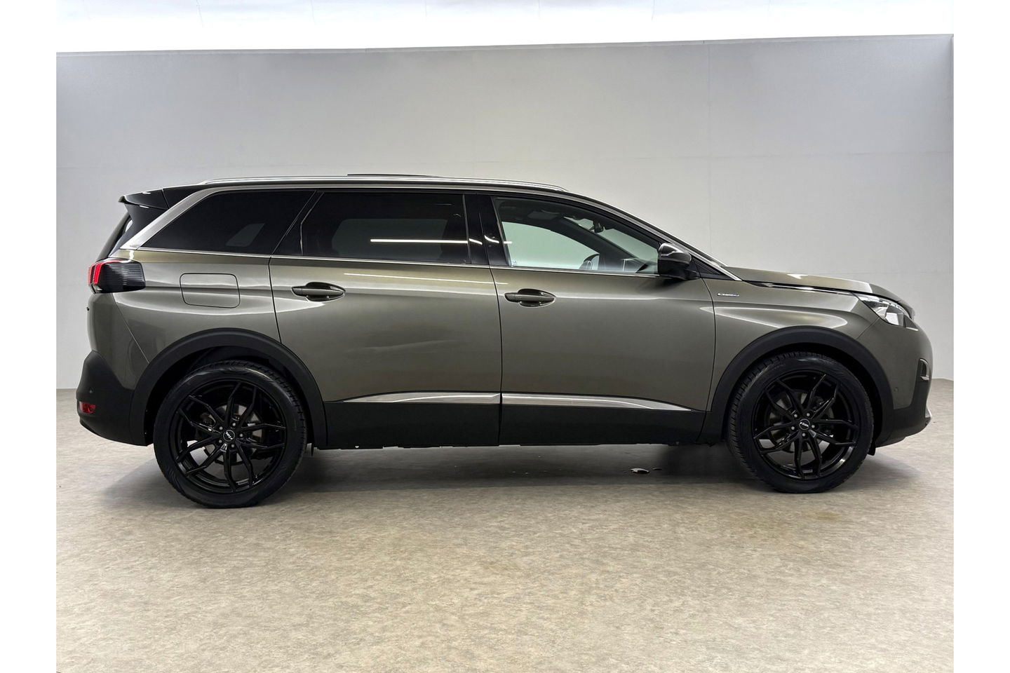 Peugeot 5008 1.2 PureTech GT-Line 7p 360 Camera Pano Sfeer Clima Cruise Carplay LED Navi Trekhaak Virtual PDC 20"LMV
