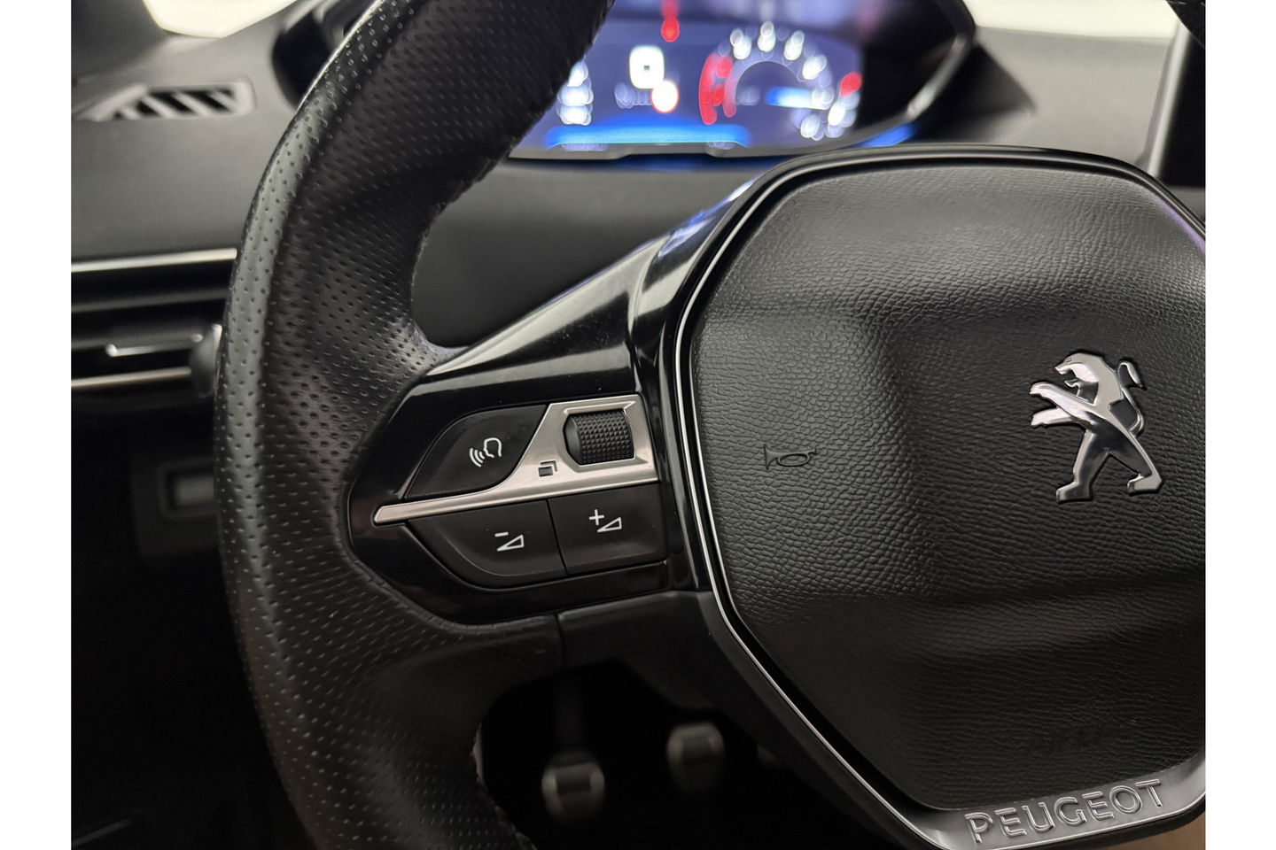 Peugeot 5008 1.2 PureTech GT-Line 7p 360 Camera Pano Sfeer Clima Cruise Carplay LED Navi Trekhaak Virtual PDC 20"LMV