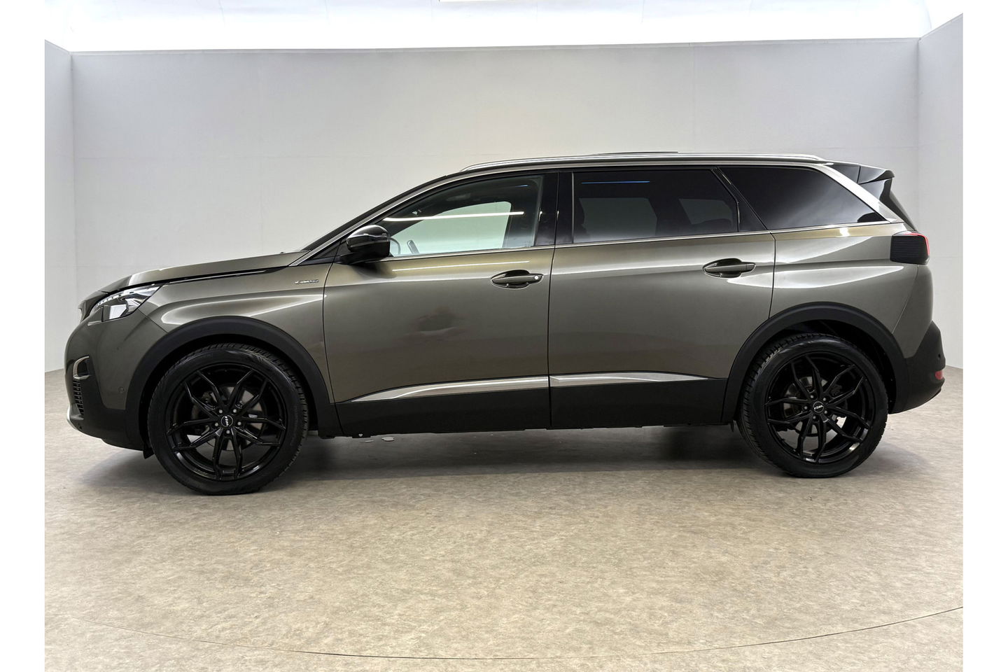 Peugeot 5008 1.2 PureTech GT-Line 7p 360 Camera Pano Sfeer Clima Cruise Carplay LED Navi Trekhaak Virtual PDC 20"LMV