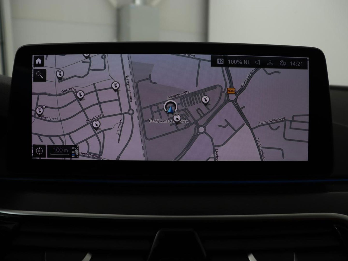 BMW 5 Serie 530e M Sport | Panoramadak | Leder | Stoelverwarming | Camera | Carplay | Live Cockpit | Park Assist | Navigatie | Full LED | Sfeerverlichting | PHEV | Plug In