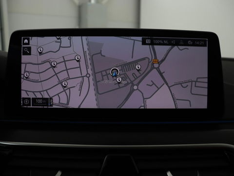 BMW 5 Serie 530e M Sport | Panoramadak | Leder | Stoelverwarming | Camera | Carplay | Live Cockpit | Park Assist | Navigatie | Full LED | Sfeerverlichting | PHEV | Plug In