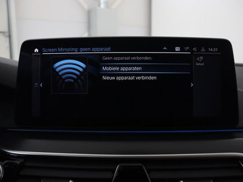 BMW 5 Serie 530e M Sport | Panoramadak | Leder | Stoelverwarming | Camera | Carplay | Live Cockpit | Park Assist | Navigatie | Full LED | Sfeerverlichting | PHEV | Plug In