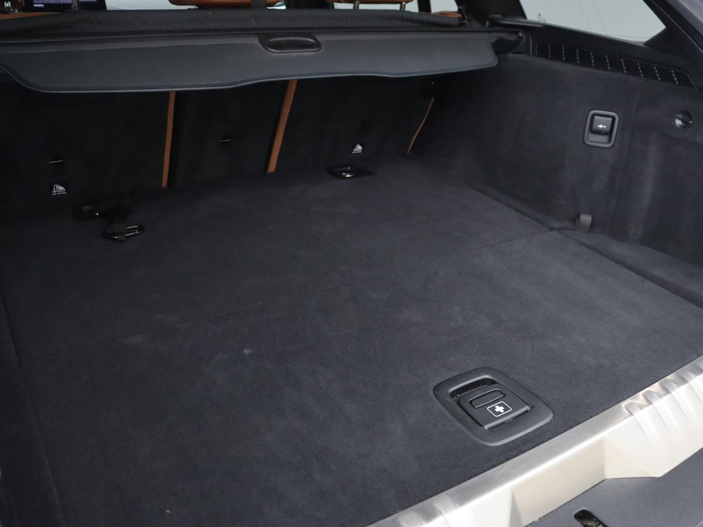 BMW 5 Serie 530e M Sport | Panoramadak | Leder | Stoelverwarming | Camera | Carplay | Live Cockpit | Park Assist | Navigatie | Full LED | Sfeerverlichting | PHEV | Plug In