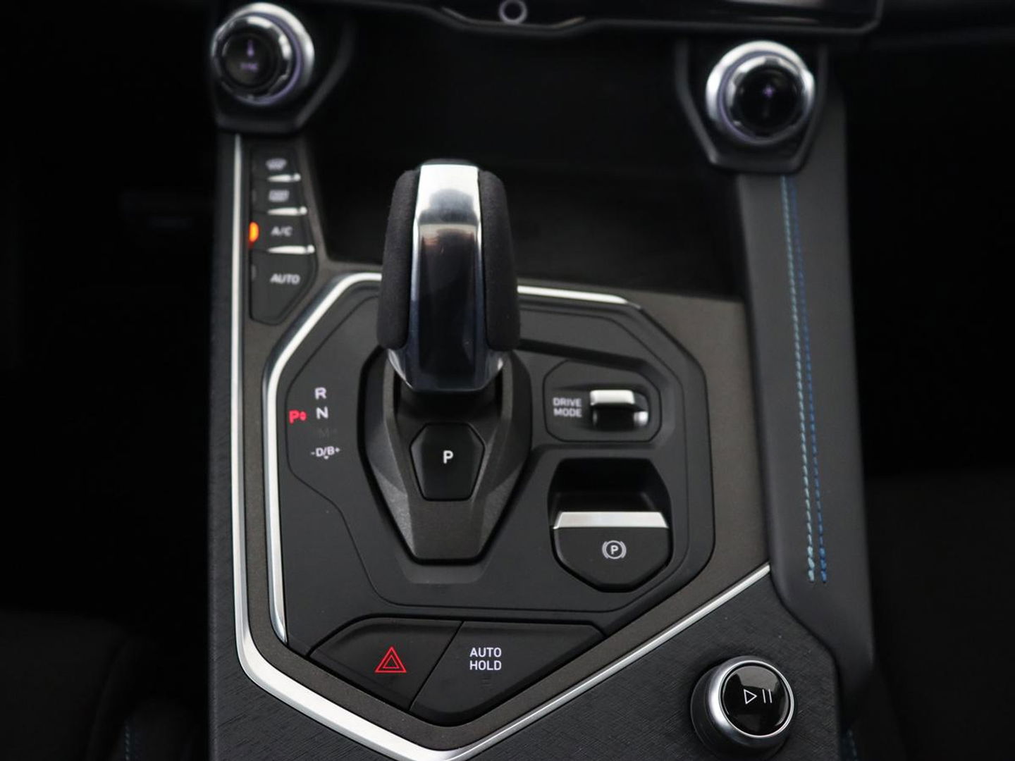 Lynk & Co 01 1.5 Plug In | Panoramadak | Infinity by Harman | 360 Camera | Adaptive cruise | Stoelverwarming | Carplay | Memory | Full LED