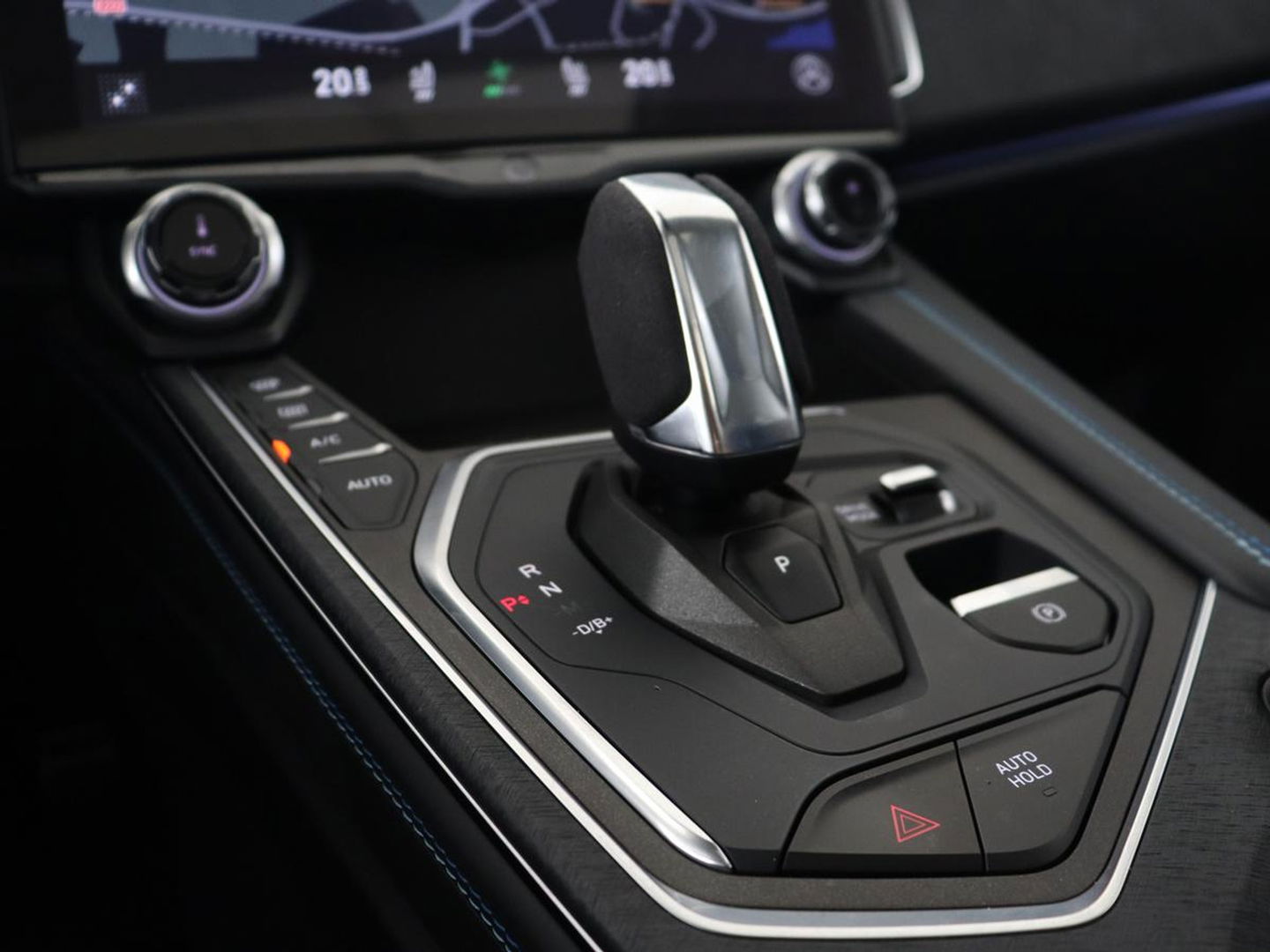 Lynk & Co 01 1.5 Plug In | Panoramadak | Infinity by Harman | 360 Camera | Adaptive cruise | Stoelverwarming | Carplay | Memory | Full LED