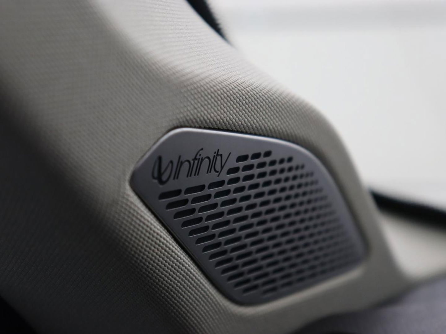 Lynk & Co 01 1.5 Plug In | Panoramadak | Infinity by Harman | 360 Camera | Adaptive cruise | Stoelverwarming | Carplay | Memory | Full LED