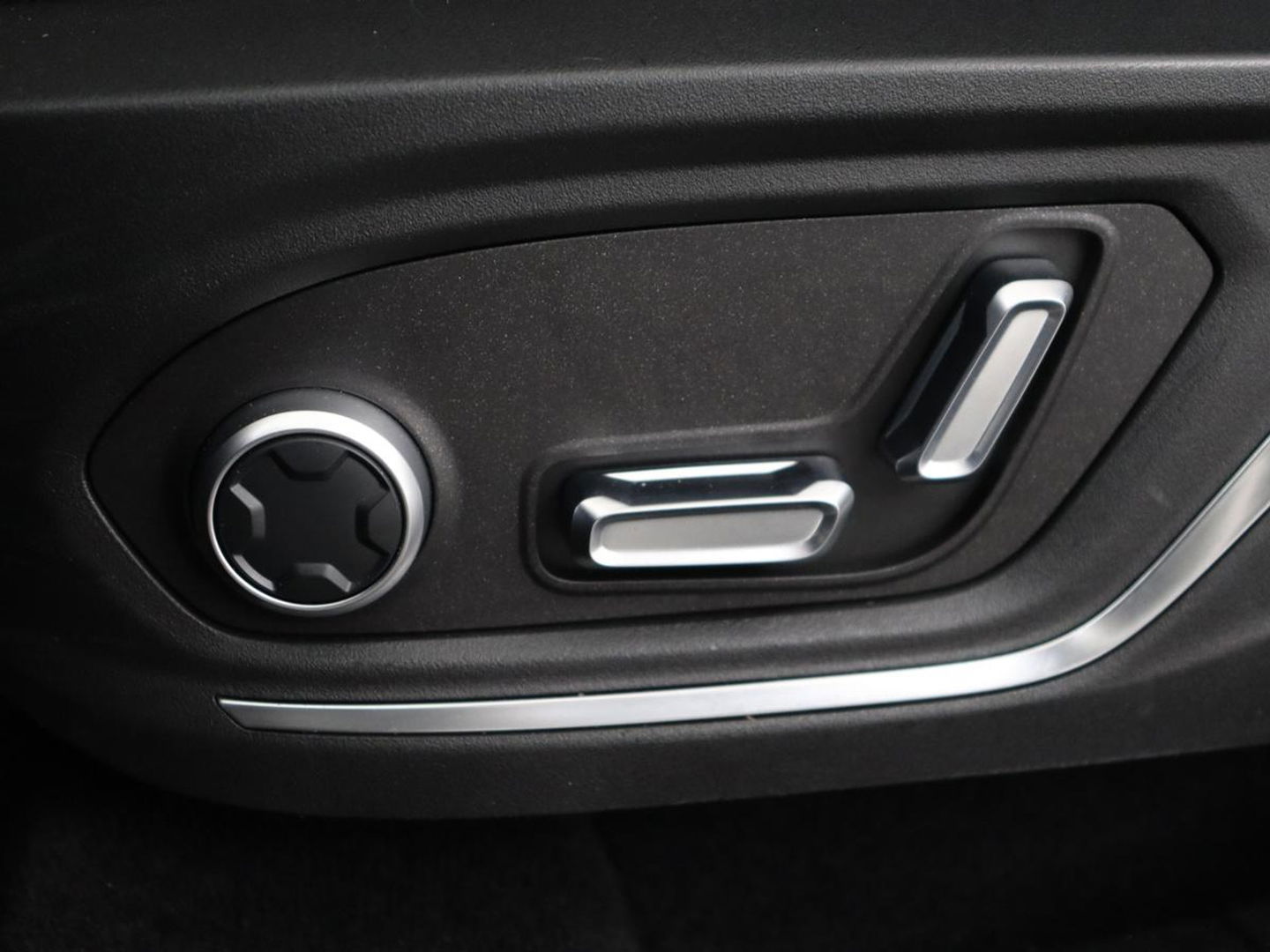 Lynk & Co 01 1.5 Plug In | Panoramadak | Infinity by Harman | 360 Camera | Adaptive cruise | Stoelverwarming | Carplay | Memory | Full LED