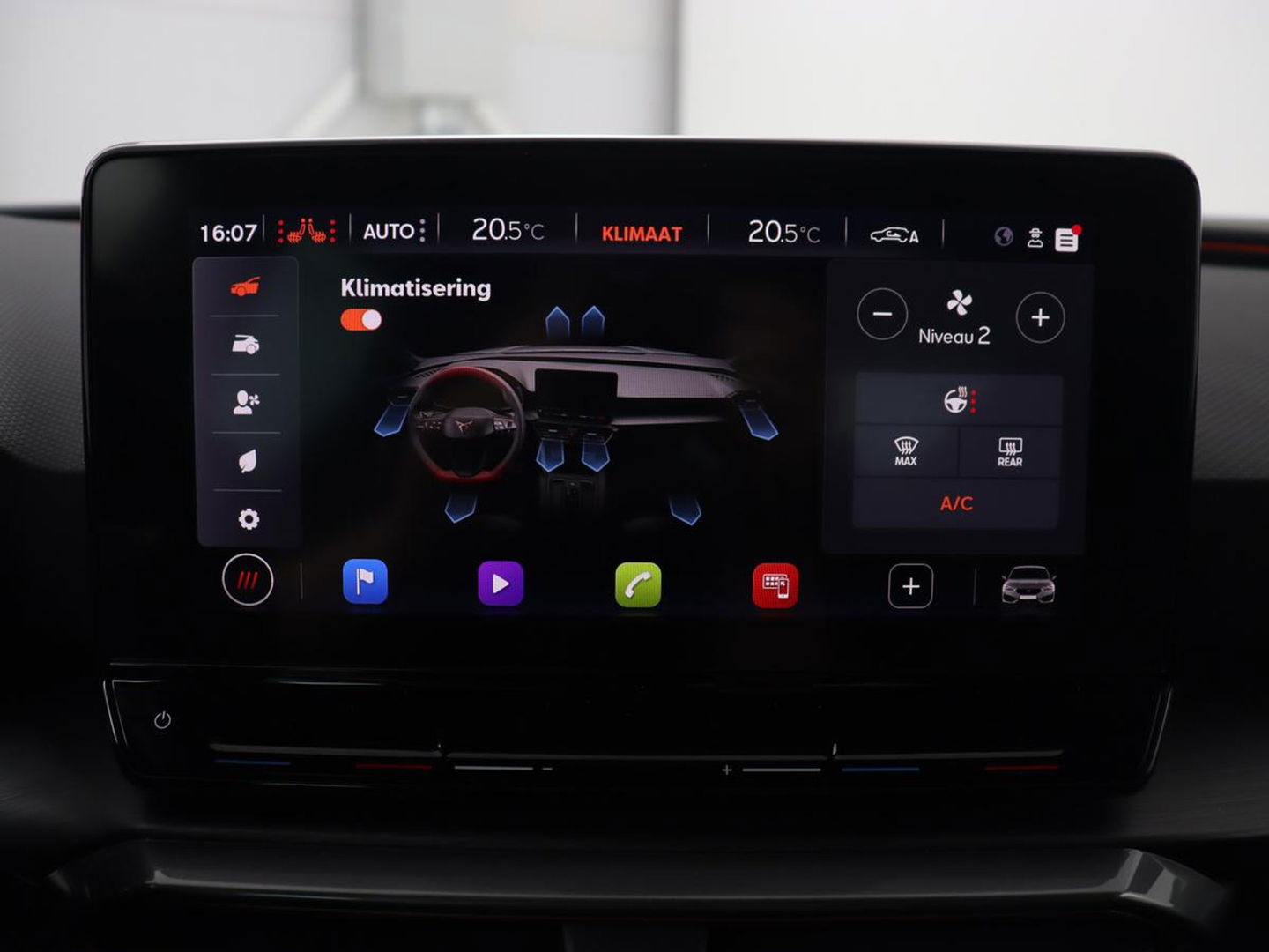CUPRA Leon 1.4 e-Hybrid | Stoel & stuurverwarming | Adaptive cruise | Navigatie | Sfeerverlichting | Keyless | Parkeerhulp | Sportstoelen | Full LED | PHEV | Plug In