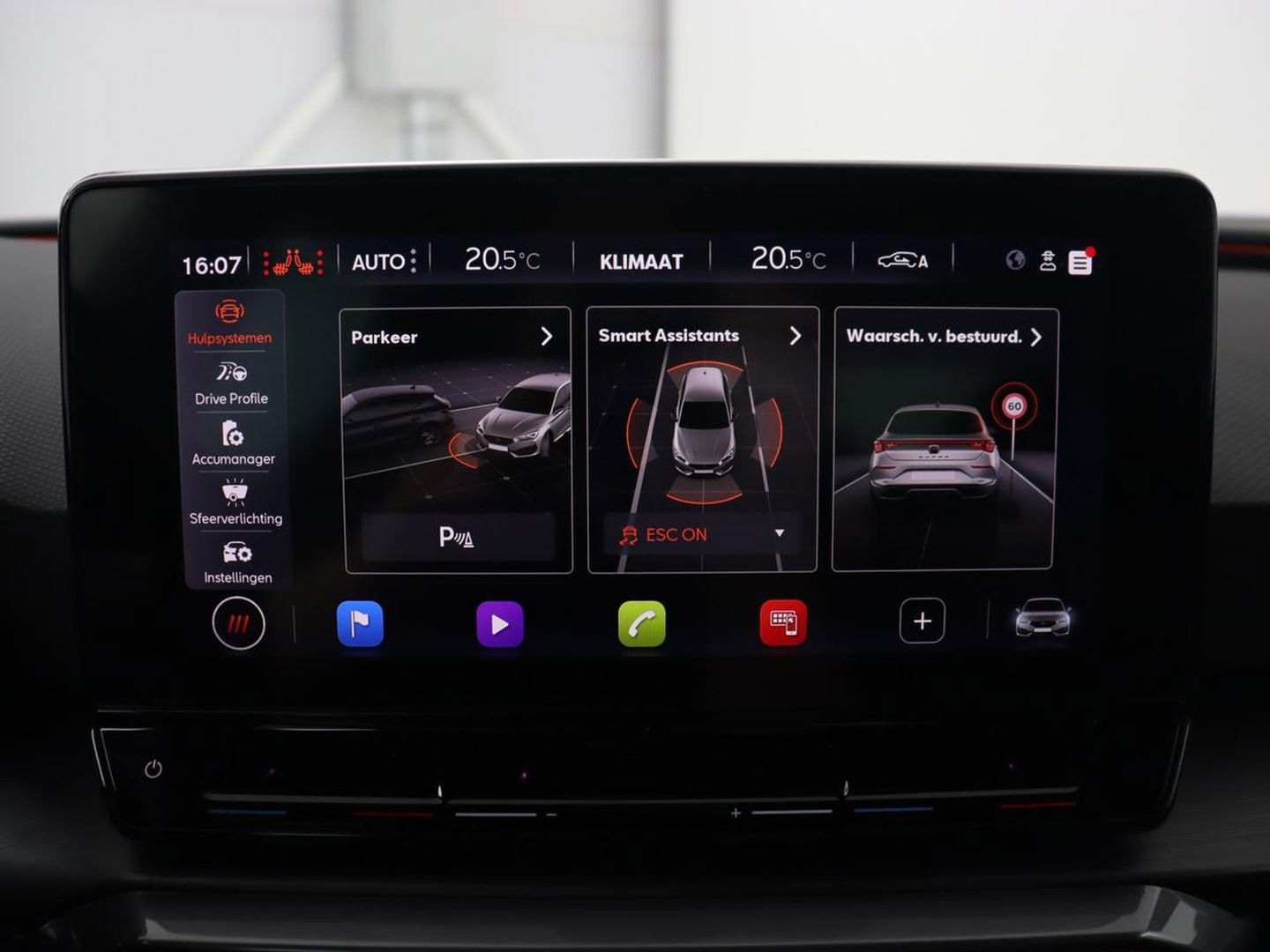 CUPRA Leon 1.4 e-Hybrid | Stoel & stuurverwarming | Adaptive cruise | Navigatie | Sfeerverlichting | Keyless | Parkeerhulp | Sportstoelen | Full LED | PHEV | Plug In