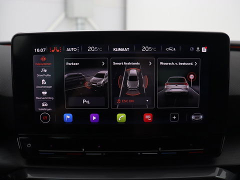CUPRA Leon 1.4 e-Hybrid | Stoel & stuurverwarming | Adaptive cruise | Navigatie | Sfeerverlichting | Keyless | Parkeerhulp | Sportstoelen | Full LED | PHEV | Plug In