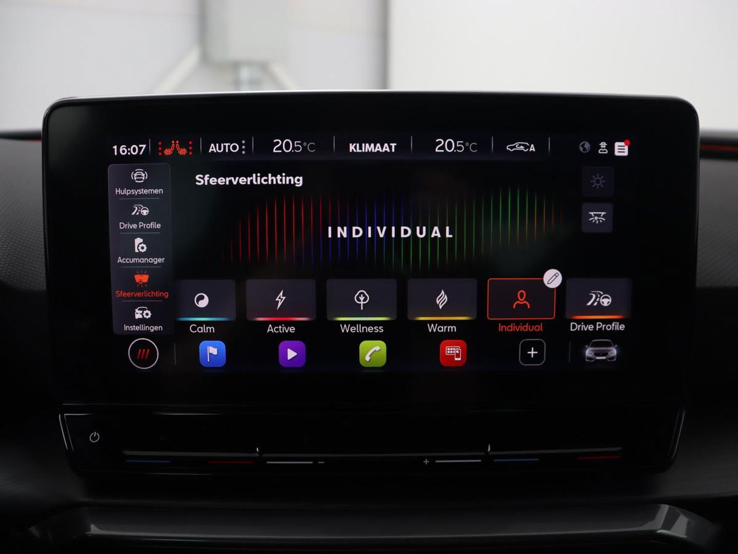 CUPRA Leon 1.4 e-Hybrid | Stoel & stuurverwarming | Adaptive cruise | Navigatie | Sfeerverlichting | Keyless | Parkeerhulp | Sportstoelen | Full LED | PHEV | Plug In