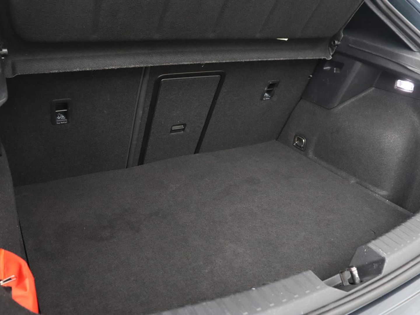 CUPRA Leon 1.4 e-Hybrid | Stoel & stuurverwarming | Adaptive cruise | Navigatie | Sfeerverlichting | Keyless | Parkeerhulp | Sportstoelen | Full LED | PHEV | Plug In
