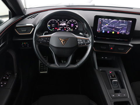 CUPRA Leon 1.4 e-Hybrid | Stoel & stuurverwarming | Adaptive cruise | Navigatie | Sfeerverlichting | Keyless | Parkeerhulp | Sportstoelen | Full LED | PHEV | Plug In