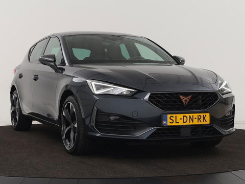 CUPRA Leon 1.4 e-Hybrid | Stoel & stuurverwarming | Adaptive cruise | Navigatie | Sfeerverlichting | Keyless | Parkeerhulp | Sportstoelen | Full LED | PHEV | Plug In