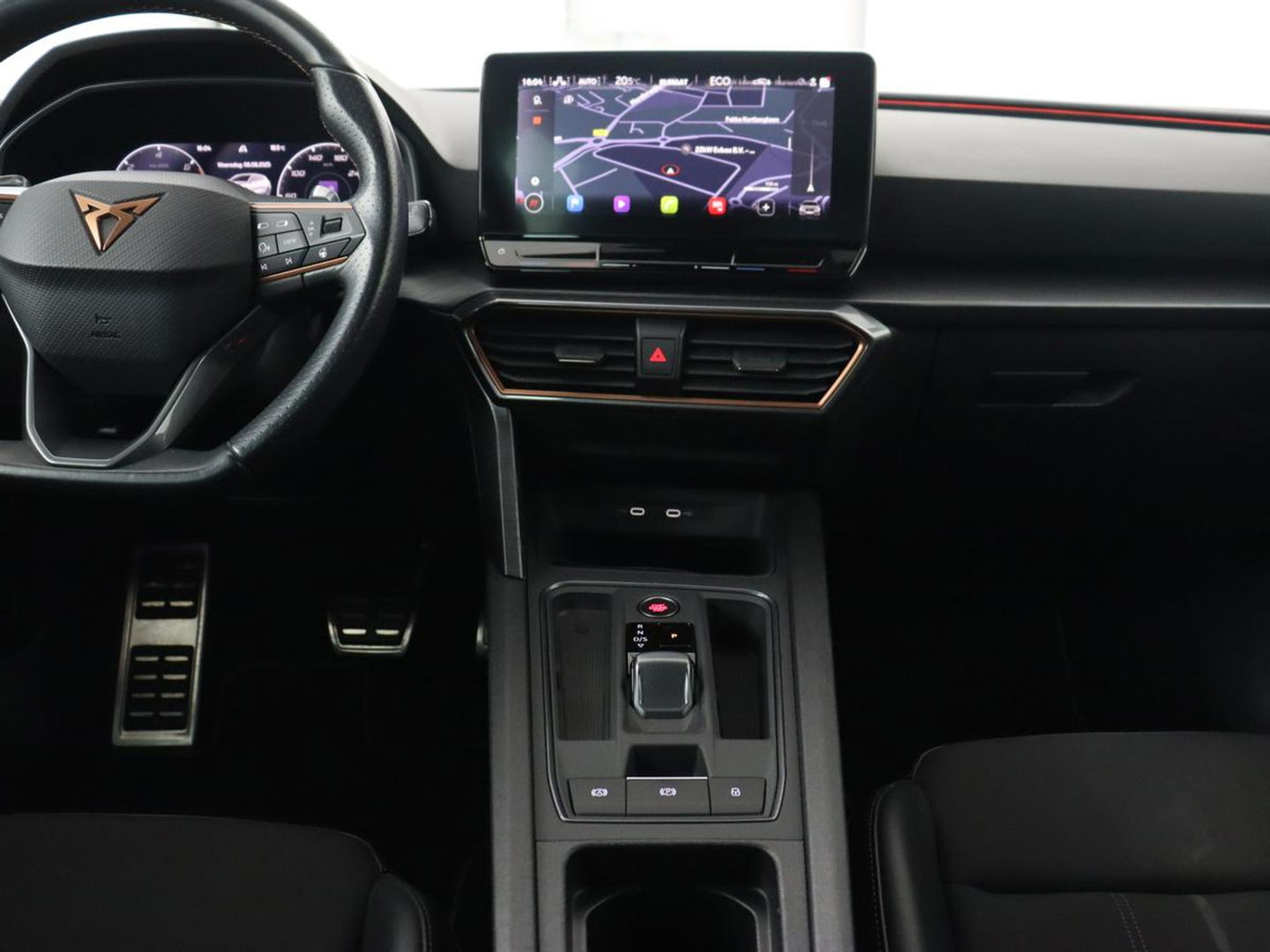 CUPRA Leon 1.4 e-Hybrid | Stoel & stuurverwarming | Adaptive cruise | Navigatie | Sfeerverlichting | Keyless | Parkeerhulp | Sportstoelen | Full LED | PHEV | Plug In