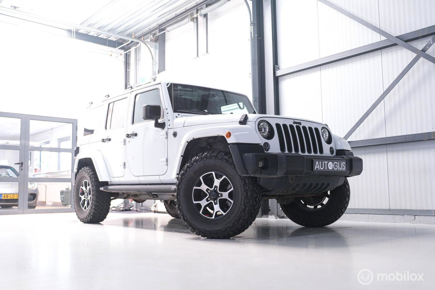 Jeep Wrangler Unlimited 3.6 | 5 persoons | Treeplanken | LED | Zeer mooi | Trekhaak |
