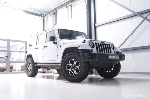 Jeep Wrangler Unlimited 3.6 | 5 persoons | Treeplanken | LED | Zeer mooi | Trekhaak |