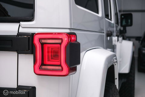 Jeep Wrangler Unlimited 3.6 | 5 persoons | Treeplanken | LED | Zeer mooi | Trekhaak |