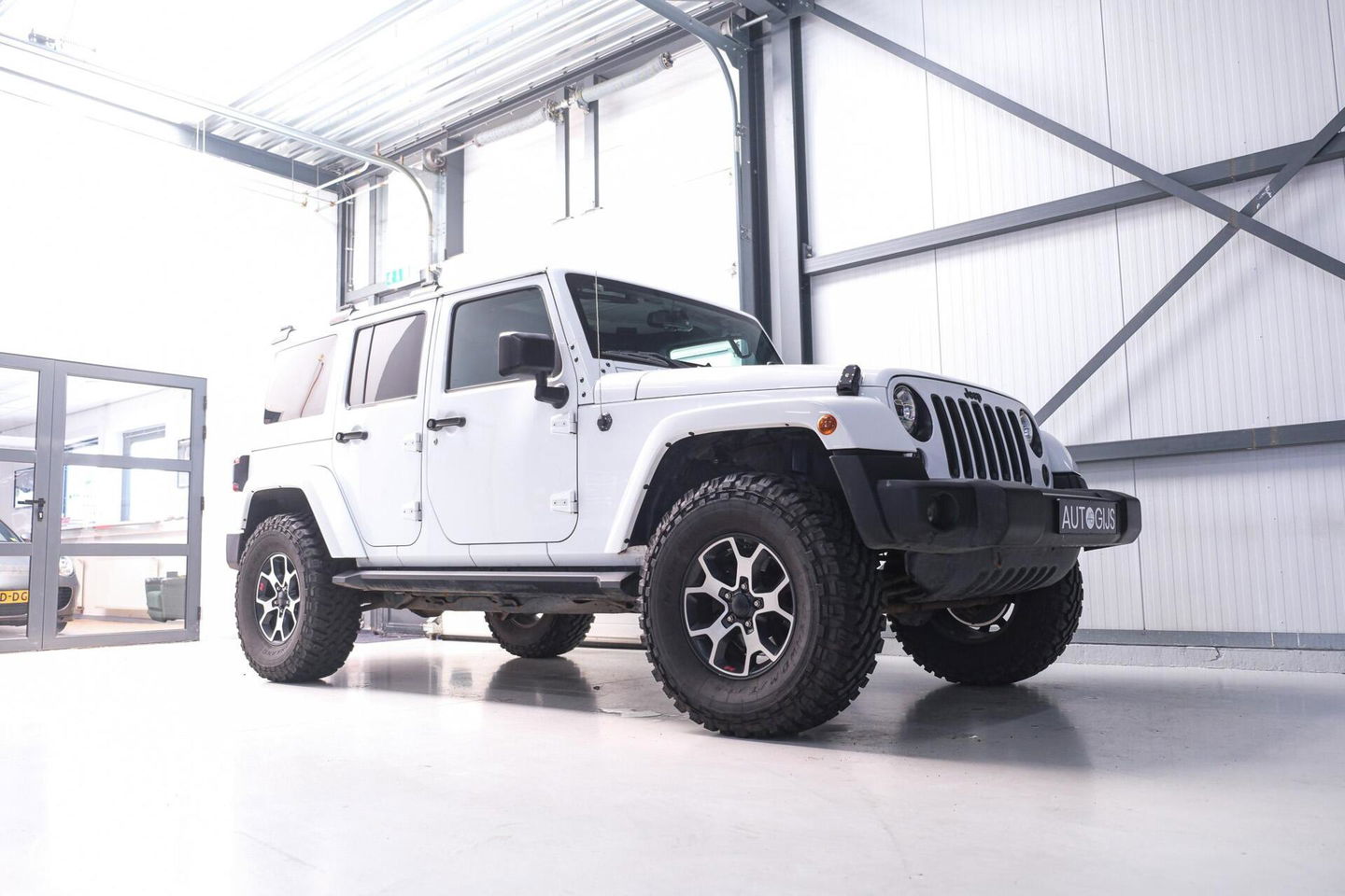 Jeep Wrangler Unlimited 3.6 | 5 persoons | Treeplanken | LED | Zeer mooi | Trekhaak |