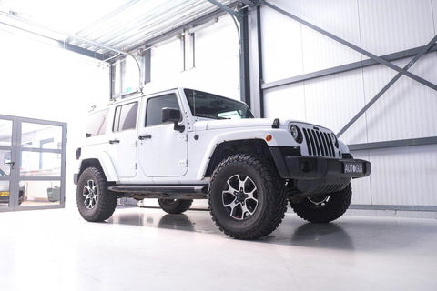 Jeep Wrangler Unlimited 3.6 | 5 persoons | Treeplanken | LED | Zeer mooi | Trekhaak |
