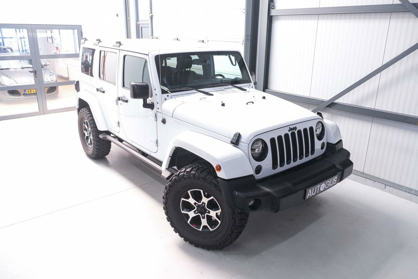 Jeep Wrangler Unlimited 3.6 | 5 persoons | Treeplanken | LED | Zeer mooi | Trekhaak |