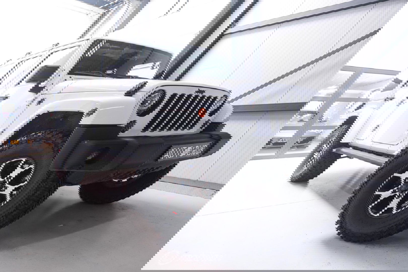 Jeep Wrangler Unlimited 3.6 | 5 persoons | Treeplanken | LED | Zeer mooi | Trekhaak |