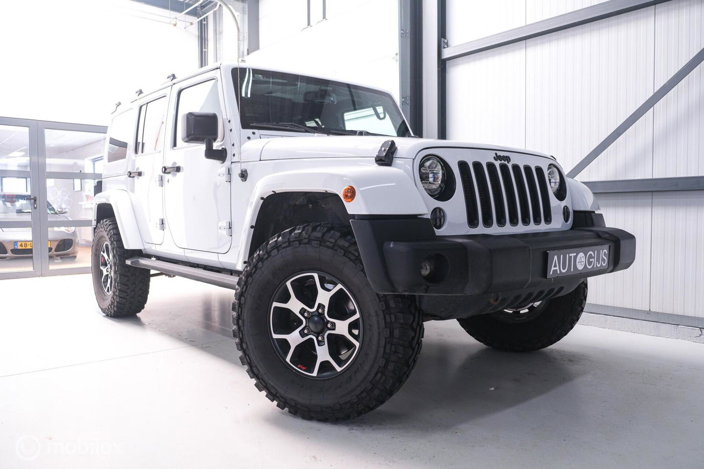 Jeep Wrangler Unlimited 3.6 | 5 persoons | Treeplanken | LED | Zeer mooi | Trekhaak |