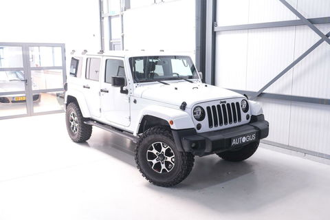 Jeep Wrangler Unlimited 3.6 | 5 persoons | Treeplanken | LED | Zeer mooi | Trekhaak |