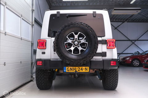 Jeep Wrangler Unlimited 3.6 | 5 persoons | Treeplanken | LED | Zeer mooi | Trekhaak |