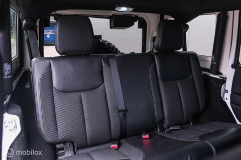 Jeep Wrangler Unlimited 3.6 | 5 persoons | Treeplanken | LED | Zeer mooi | Trekhaak |
