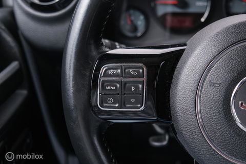 Jeep Wrangler Unlimited 3.6 | 5 persoons | Treeplanken | LED | Zeer mooi | Trekhaak |