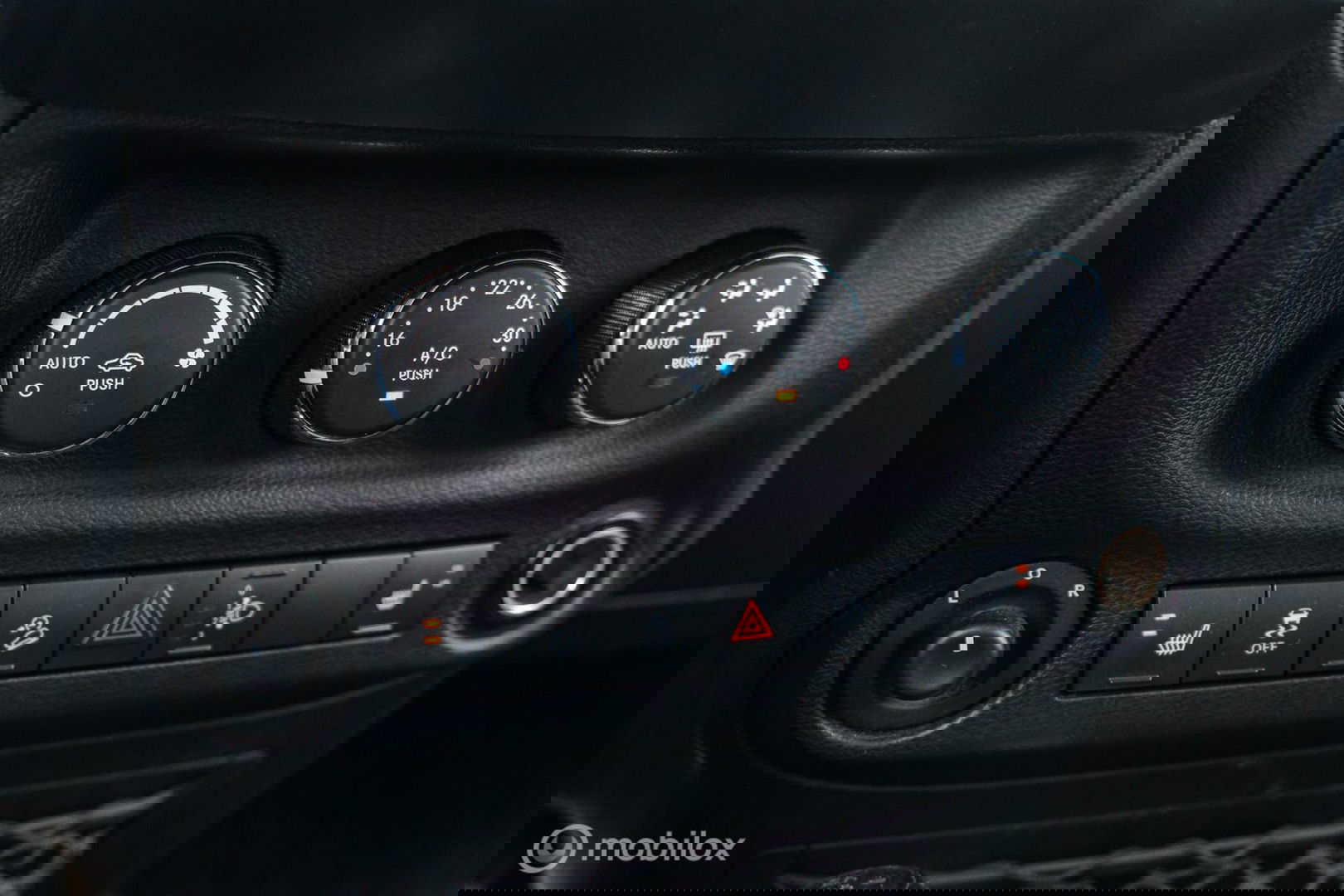 Jeep Wrangler Unlimited 3.6 | 5 persoons | Treeplanken | LED | Zeer mooi | Trekhaak |