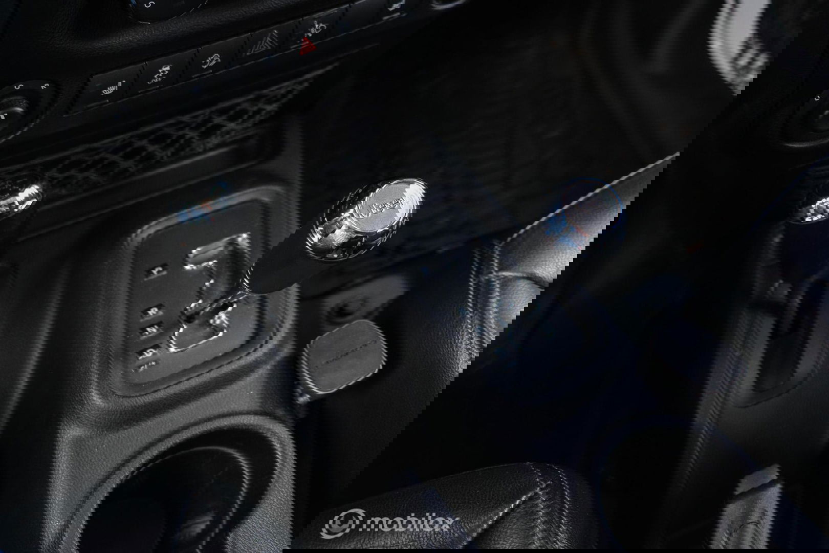 Jeep Wrangler Unlimited 3.6 | 5 persoons | Treeplanken | LED | Zeer mooi | Trekhaak |