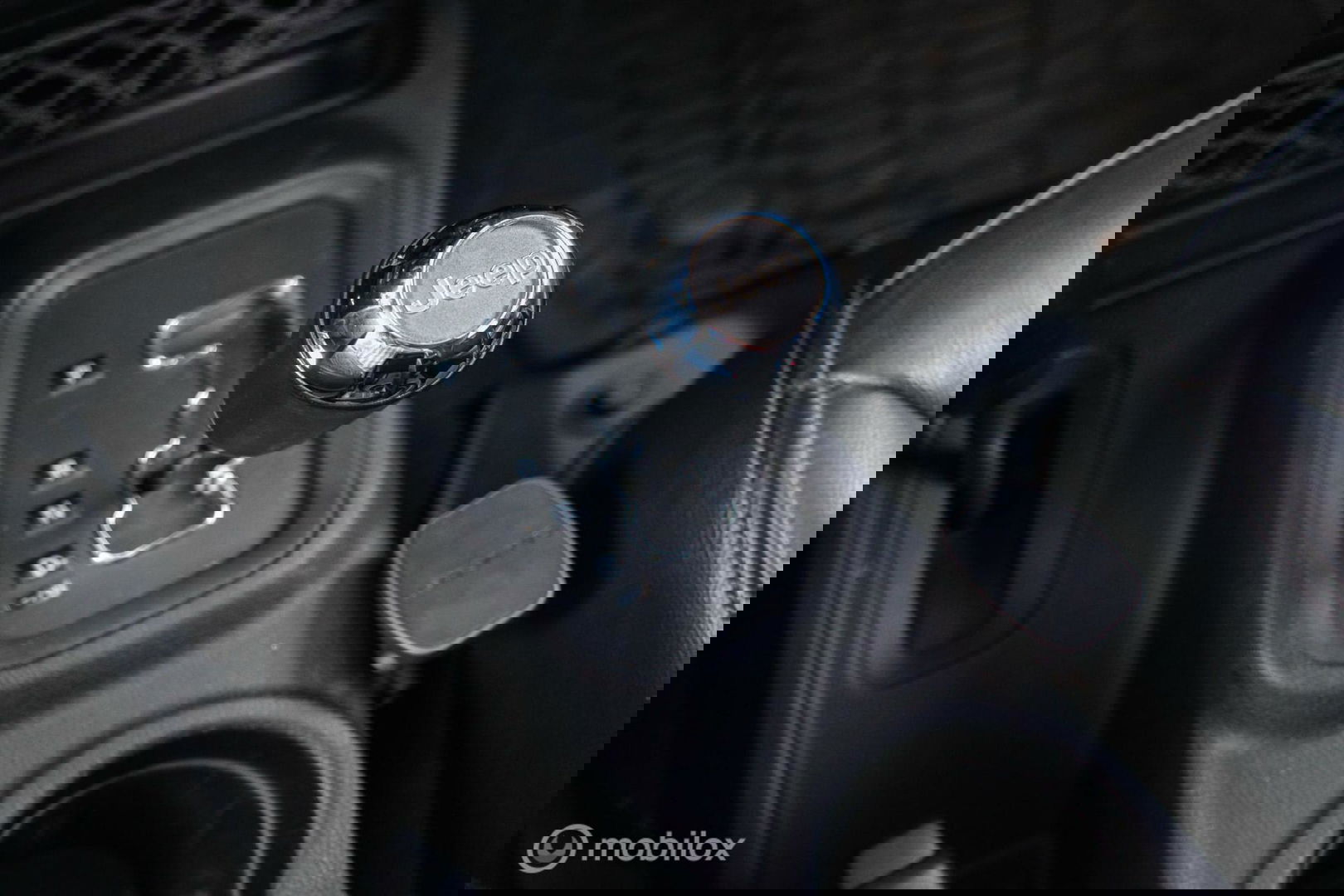 Jeep Wrangler Unlimited 3.6 | 5 persoons | Treeplanken | LED | Zeer mooi | Trekhaak |
