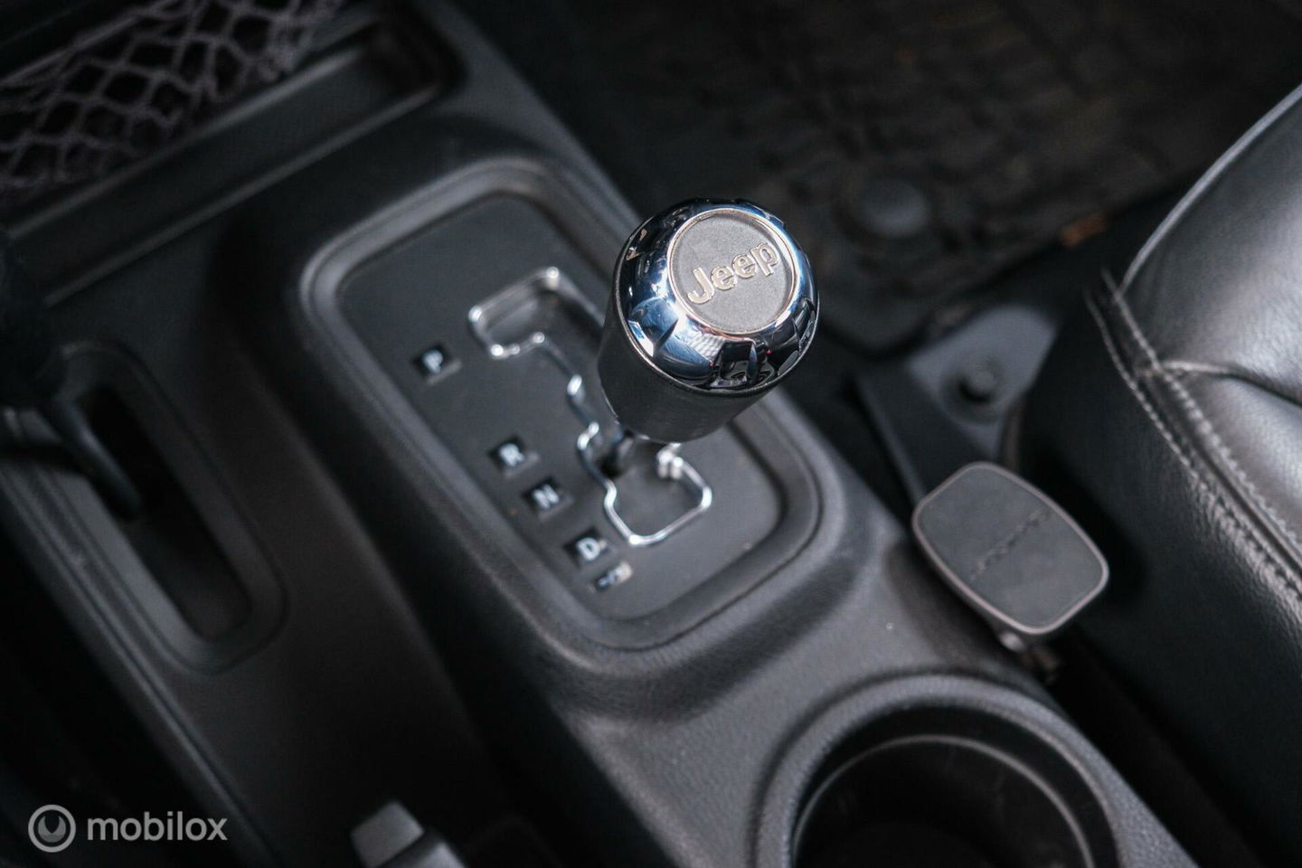 Jeep Wrangler Unlimited 3.6 | 5 persoons | Treeplanken | LED | Zeer mooi | Trekhaak |