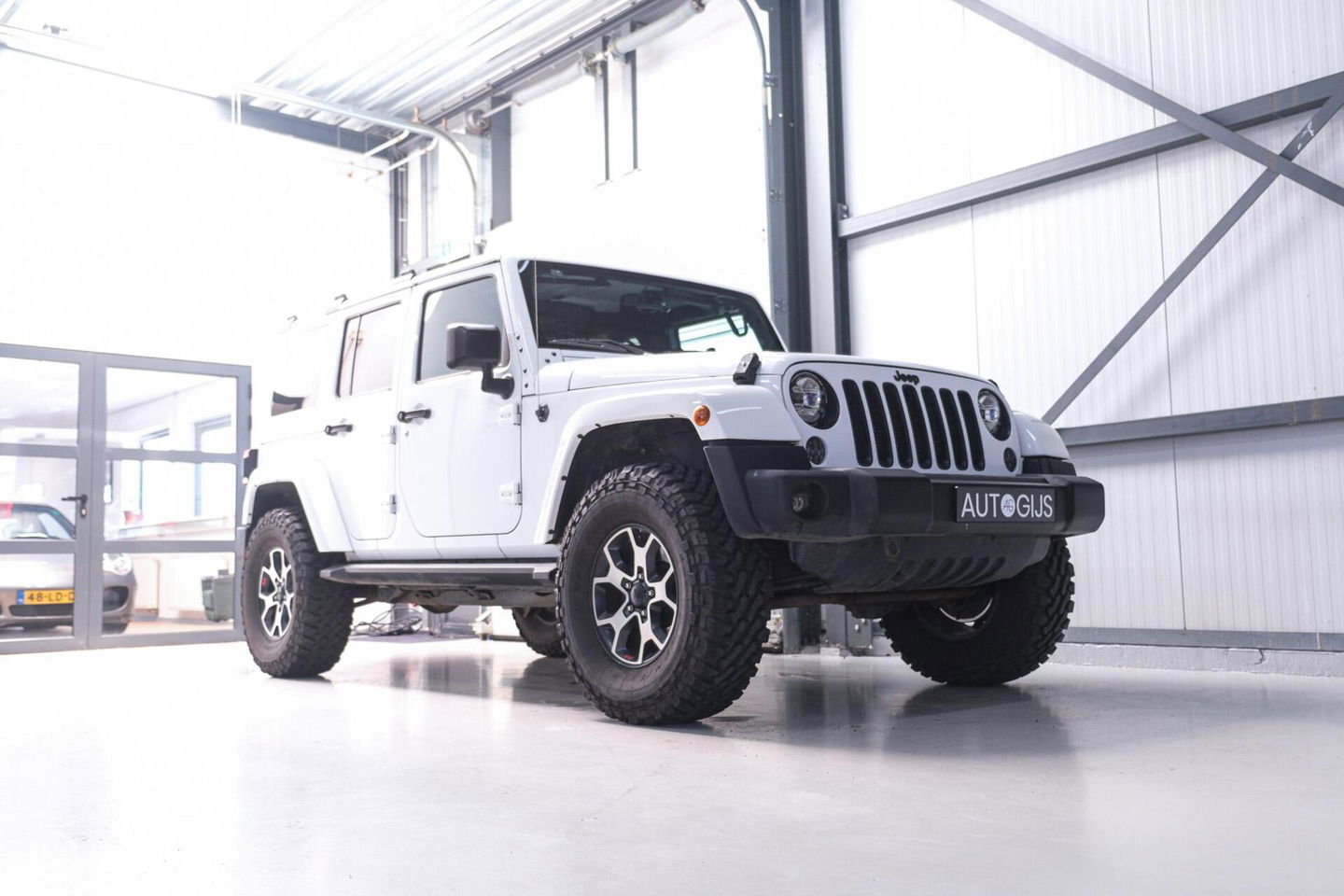 Jeep Wrangler Unlimited 3.6 | 5 persoons | Treeplanken | LED | Zeer mooi | Trekhaak |