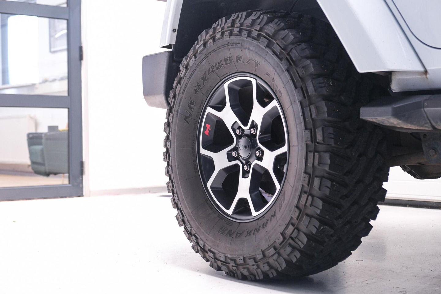 Jeep Wrangler Unlimited 3.6 | 5 persoons | Treeplanken | LED | Zeer mooi | Trekhaak |