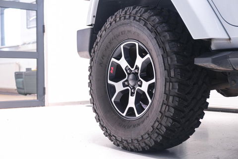 Jeep Wrangler Unlimited 3.6 | 5 persoons | Treeplanken | LED | Zeer mooi | Trekhaak |