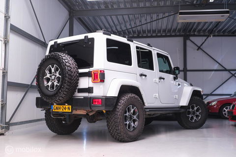 Jeep Wrangler Unlimited 3.6 | 5 persoons | Treeplanken | LED | Zeer mooi | Trekhaak |