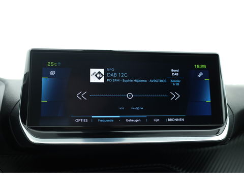 Peugeot e-2008 EV Allure 50 kWh | Navi | Adapt. Cruise | Stoelverw. | Camera | Keyless