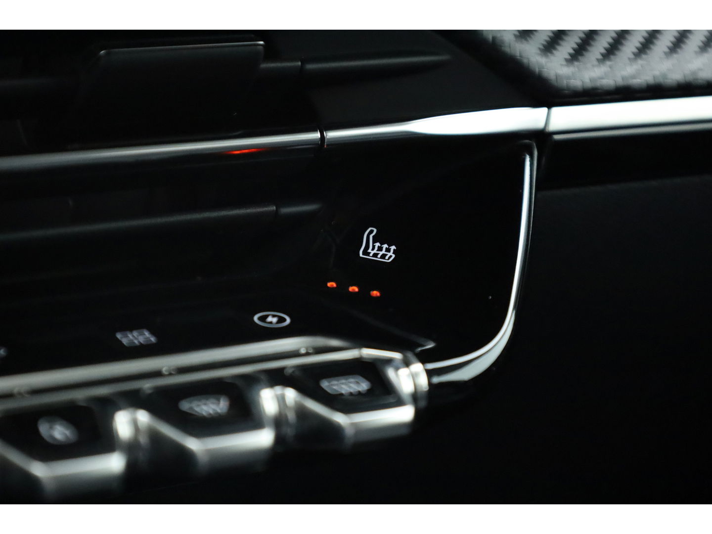 Peugeot e-2008 EV Allure 50 kWh | Navi | Adapt. Cruise | Stoelverw. | Camera | Keyless