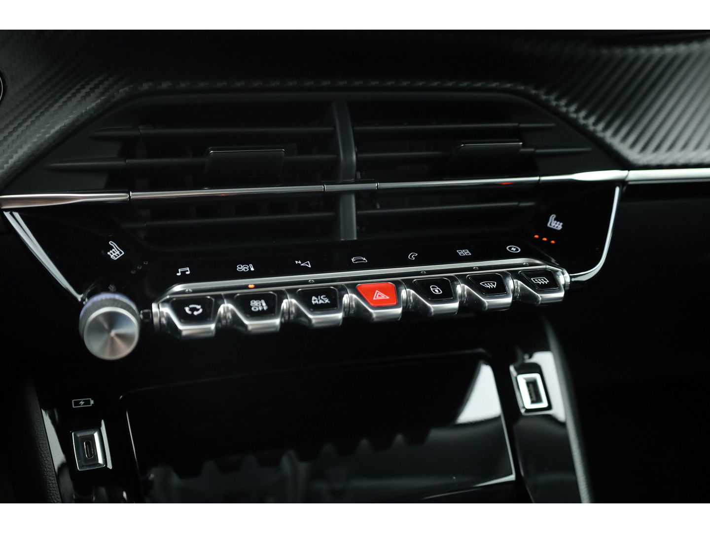 Peugeot e-2008 EV Allure 50 kWh | Navi | Adapt. Cruise | Stoelverw. | Camera | Keyless