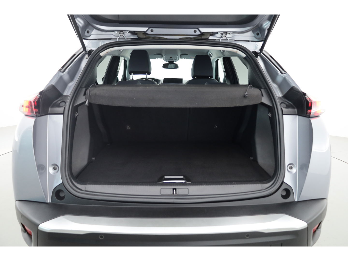 Peugeot e-2008 EV Allure 50 kWh | Navi | Adapt. Cruise | Stoelverw. | Camera | Keyless