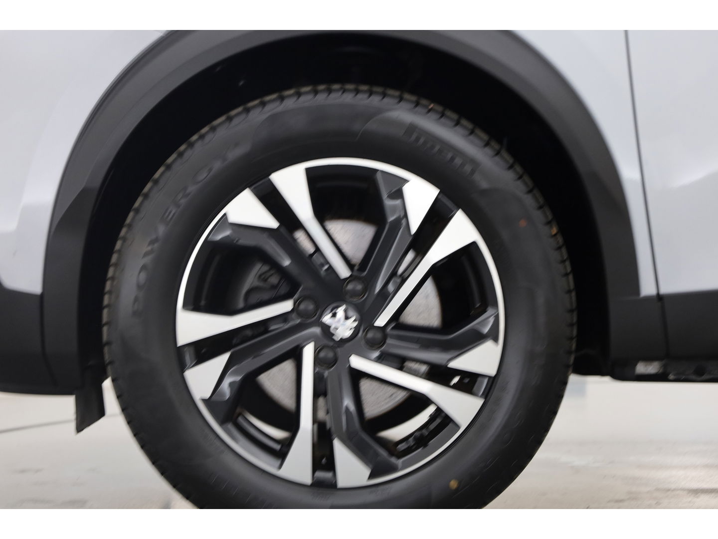 Peugeot e-2008 EV Allure 50 kWh | Navi | Adapt. Cruise | Stoelverw. | Camera | Keyless